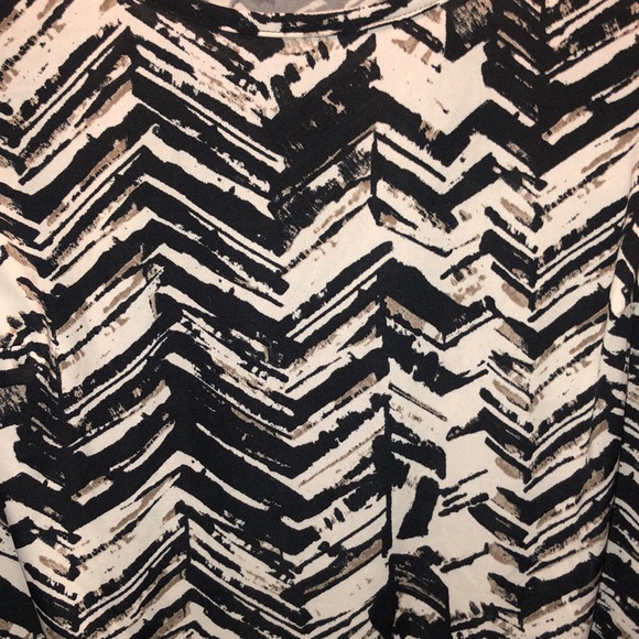 ABG Woman black and white printed tunic, 1X - Picture 4 of 8